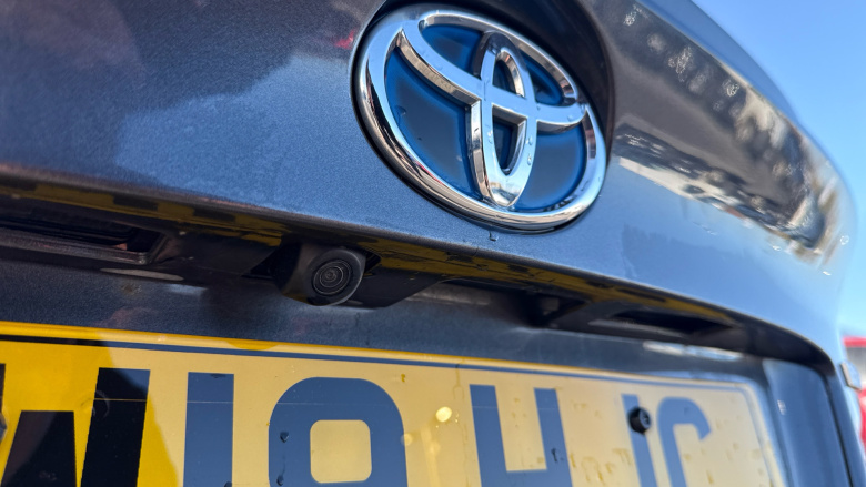 Toyota C-HR 1.8 Hybrid Design 5dr CVT Hybrid Hatchback